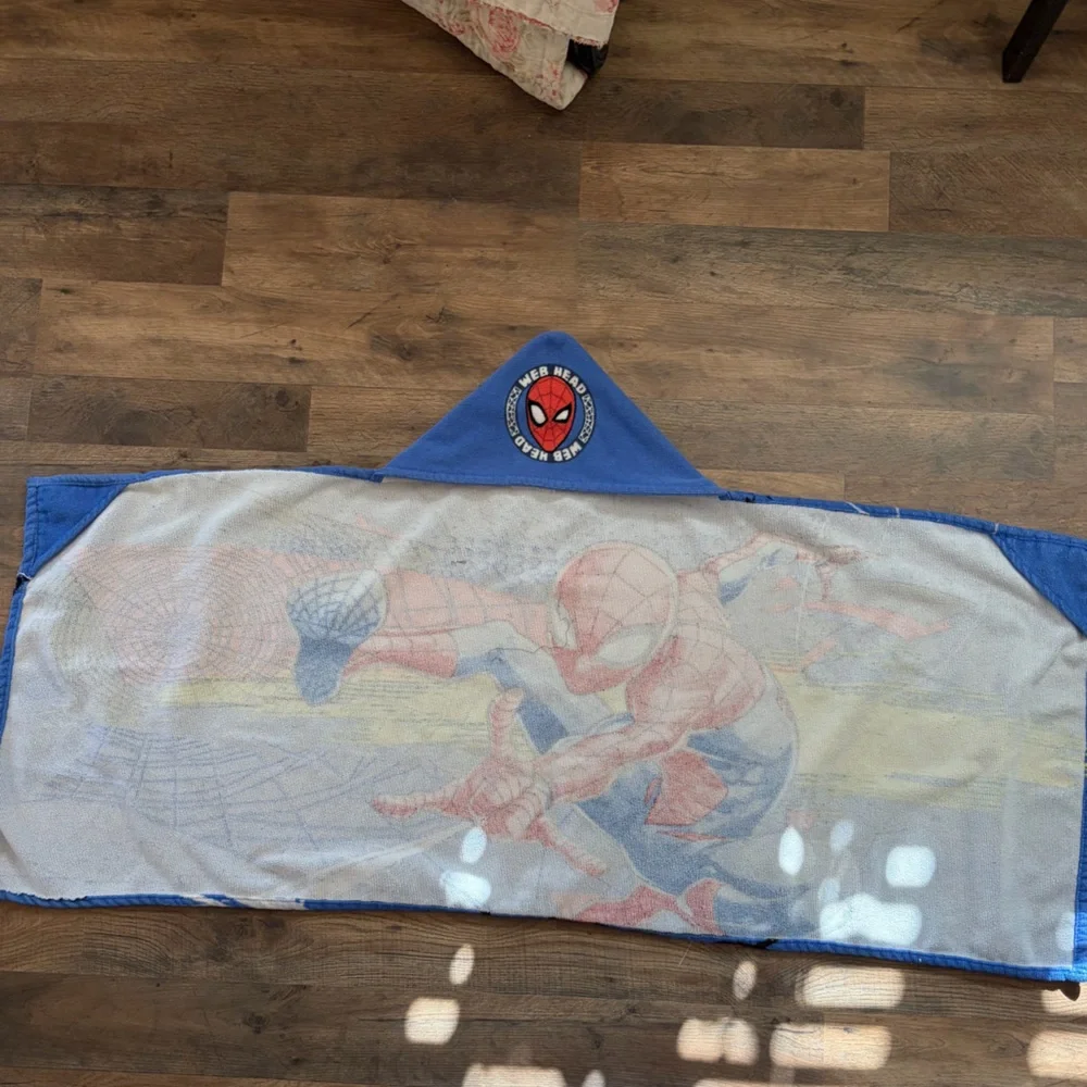 Spider-Man Hooded Kids Towel - Blue & Red